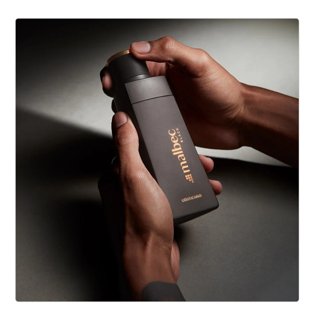 Malbec Black EDT, 100 ml. Inspirou-se no mistério e sofisticação da cor preta para criar uma fragrância que ressalta a masculinidade e poder de sedução do homem Malbec.O meu preferido para ele! ❤️ 5841.      41,99€